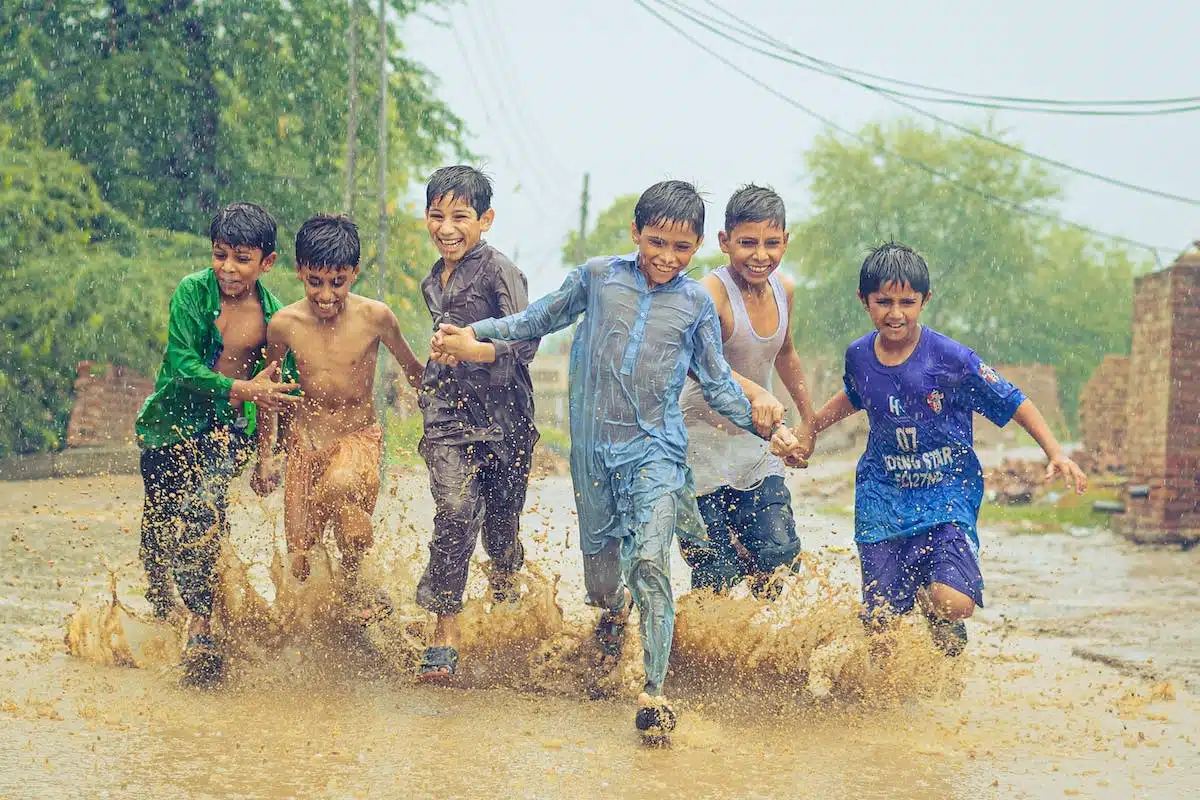 enfants  jouer